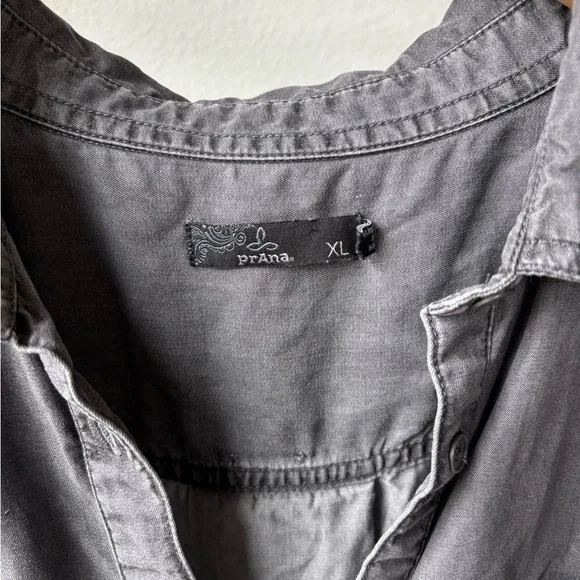 Prana Charcoal Chambray Pullover 1/4 Button Up Shirt Women’s XL - Picture 3 of 8